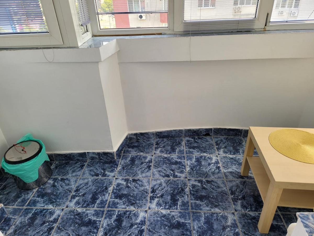 Ferienwohnung Quiet, Relaxing, Family Friendly Bukarest Exterior foto
